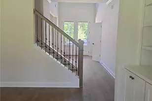 884 Bessie Ct, Loganville, GA 30052 - Photo 2