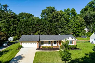 4422 White Oak Drive, Sugar Hill, GA 30518 - Photo 2