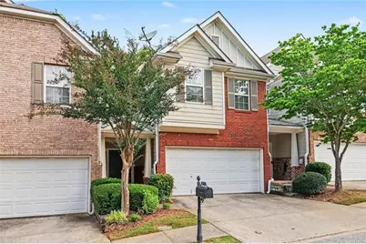 372 Creek Manor, Suwanee, GA 30024 - Photo 2