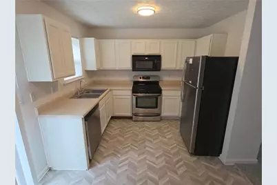 9432 Lakeview Road, Union City, GA 30291 - Photo 2
