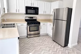 9432 Lakeview Rd, Union City, GA 30291 - Photo 2