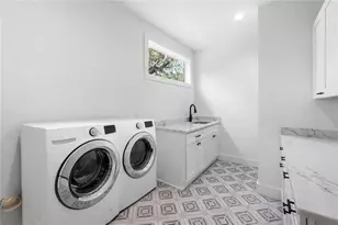 1696 Dunwoody Pl, Atlanta, GA 30324 - Photo 46