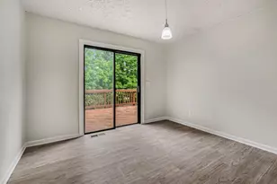 3985 Lookout Point Dr, Marietta, GA 30066 - Photo 6
