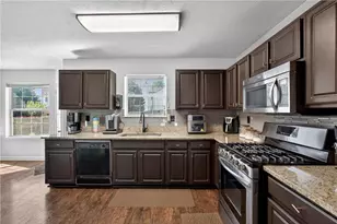 2579 Pierce Cir, Snellville, GA 30078 - Photo 6