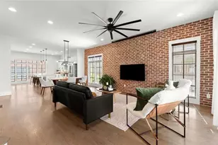 1910 Bay Line Ln, Atlanta, GA 30318 - Photo 2