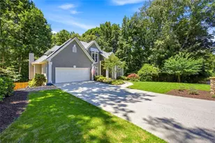 101 Oakwood Hills Dr, Suwanee, GA 30518 - Photo 2