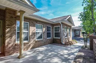 235 Villa Park Cir, Stone Mountain, GA 30087 - Photo 6