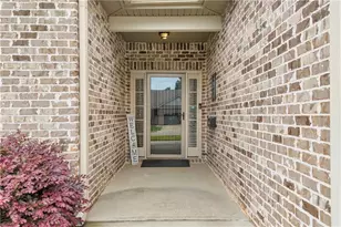 817 Hidden Hollow Cir, Commerce, GA 30529 - Photo 4