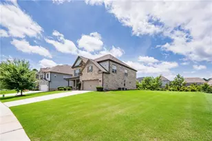 692 Faraday Cir, Suwanee, GA 30024 - Photo 2