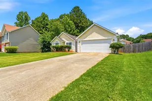 10586 Aspenwood Ct, Jonesboro, GA 30238 - Photo 2