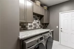 665 Links View Dr, Sugar Hill, GA 30518 - Photo 22
