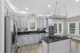 160 Treadstone Overlook, Johns Creek, GA 30024 - Photo 10
