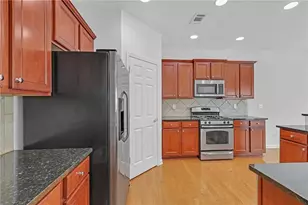 5608 Avonley Creek Dr, Buford, GA 30518 - Photo 4