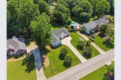 1921 E Bay Street E, Hoschton, GA 30548 - Photo 6