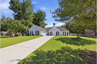 1921 E Bay Street E, Hoschton, GA 30548 - Photo 8