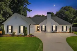 1921 E Bay Street E, Hoschton, GA 30548 - Photo 2