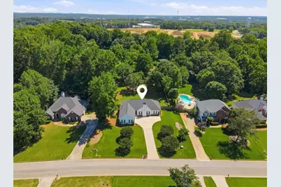 1921 E Bay Street E, Hoschton, GA 30548 - Photo 4