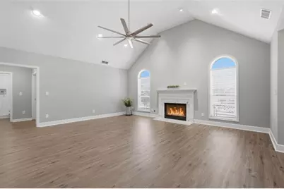 1921 E Bay Street E, Hoschton, GA 30548 - Photo 12