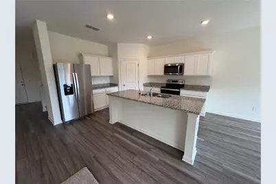 303 Hyde Park, Winder, GA 30680 - Photo 8