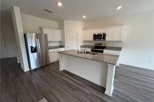 303 Hyde Pk, Winder, GA 30680 - Photo 8