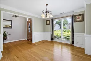 945 Fox Meadow Ln, Lawrenceville, GA 30043 - Photo 8