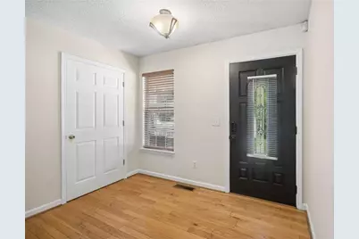 408 Strathmore Drive, Sharpsburg, GA 30277 - Photo 2