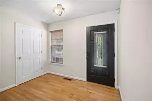 408 Strathmore Dr, Sharpsburg, GA 30277 - Photo 2