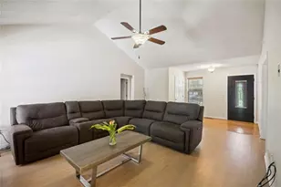 408 Strathmore Dr, Sharpsburg, GA 30277 - Photo 6