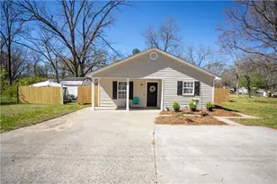 320 Harris St, Monroe, GA 30655 - Photo 1