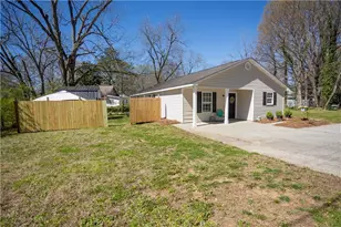 320 Harris St, Monroe, GA 30655 - Photo 2