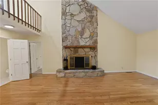 370 Darren Dr, Fayetteville, GA 30215 - Photo 2