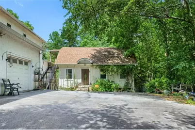 2742 Cliffview Drive SW, Lilburn, GA 30047 - Photo 24