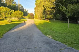 2742 Cliffview Dr SW, Lilburn, GA 30047 - Photo 10