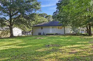 8399 Attleboro Dr, Jonesboro, GA 30238 - Photo 14
