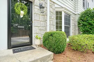 136 Peachtree Memorial Dr NW, Atlanta, GA 30309 - Photo 2