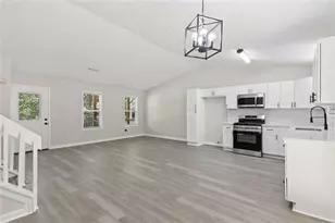 708 Greenhedge Dr, Stone Mountain, GA 30088 - Photo 8