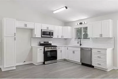 708 Greenhedge Drive, Stone Mountain, GA 30088 - Photo 10