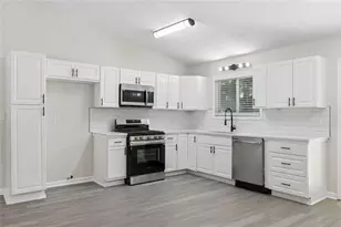708 Greenhedge Dr, Stone Mountain, GA 30088 - Photo 10