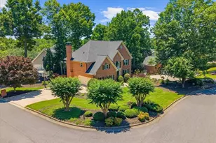 10480 Tuxford Dr, Alpharetta, GA 30022 - Photo 2