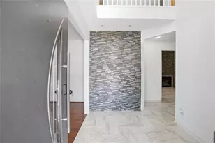 895 Eagle Creek Dr NW, Lawrenceville, GA 30044 - Photo 2