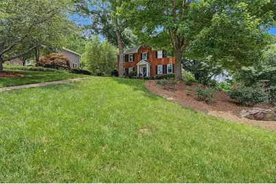 5240 Shasta Way, Marietta, GA 30062 - Photo 6