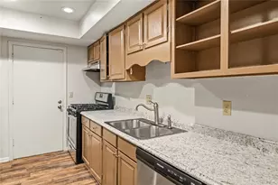 6851 Roswell Rd, Sandy Springs, GA 30328 - Photo 10