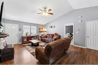 328 Highland Estate, Commerce, GA 30529 - Photo 6