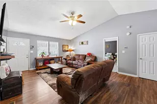 328 Highland Estate, Commerce, GA 30529 - Photo 6