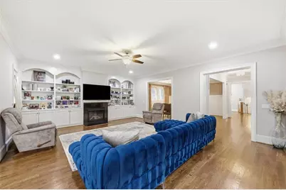 1041 Pine Grove Avenue NE, Atlanta, GA 30319 - Photo 14