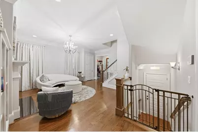 1041 Pine Grove Avenue NE, Atlanta, GA 30319 - Photo 8