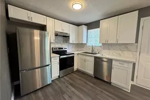 330 Crestfield Cir, Covington, GA 30016 - Photo 4