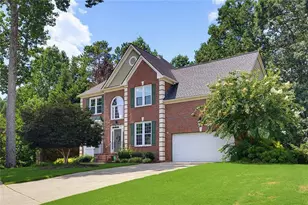 320 Hillside Manor Dr, Sugar Hill, GA 30518 - Photo 2