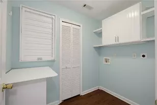 320 Hillside Manor Dr, Sugar Hill, GA 30518 - Photo 22