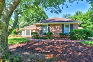 215 Hidden Meadow Dr, Alpharetta, GA 30004 - Photo 2